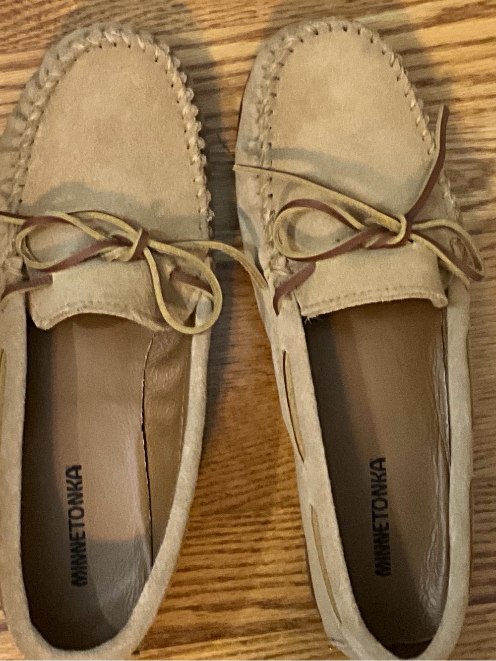 Minnetonka Men’s Tan Suede Moccasin Loafers